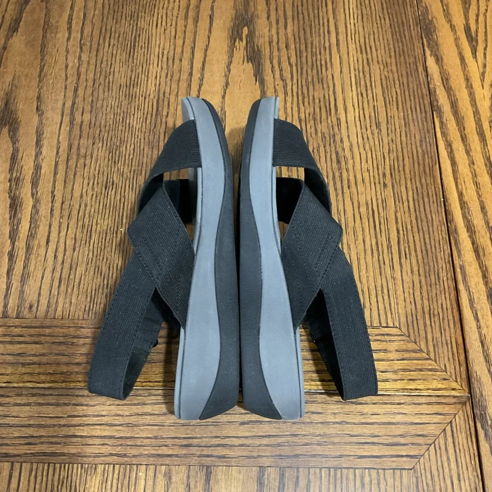 Cloudsteppers by Clarks Black and Gray Sandals - Picture 11 of 12